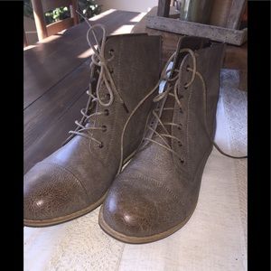 Women’s Avenue NEW size 12W boots